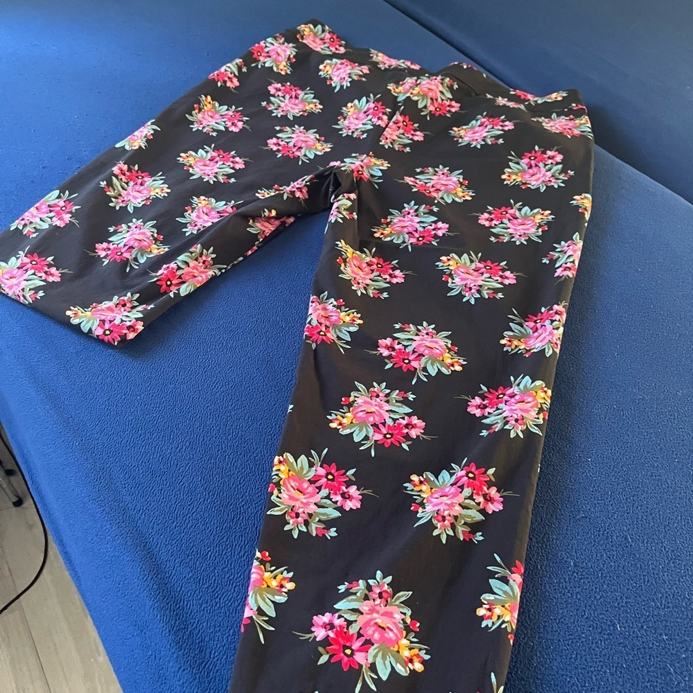 Pull on flowered jeans​​